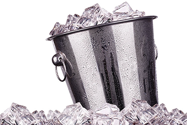 Image of a bucket filled with ice.